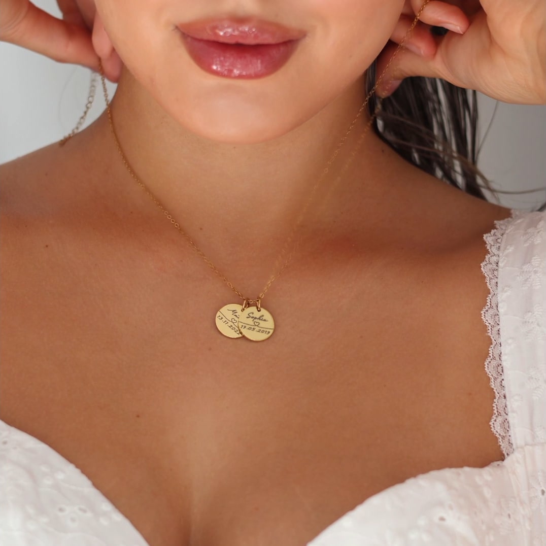 necklace-with-name-and-date-worn